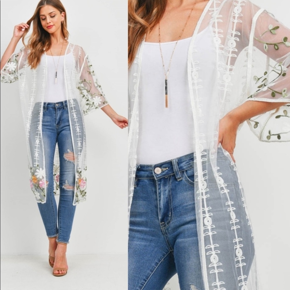 ❗️❗️SALE❗️❗️Brand New Love Riche Floral Embroidered Kimono. - Picture 6 of 8